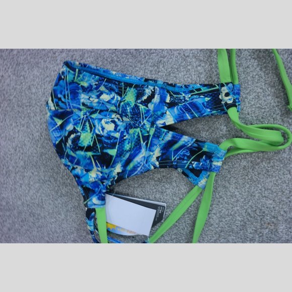 TYR Size XS 0/2 Print UPF 50 Body Sculptor Bikini Petite fit - Picture 5 of 8